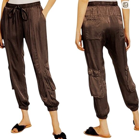 Johnny Was Cropped Satin Cargo Pants Joggers Olive Green EUC Size Petite Large - Picture 1 of 6